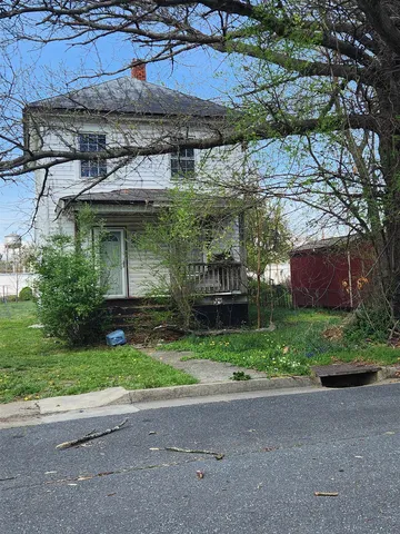565 N  Bath Ave, Waynesboro, VA 22980
