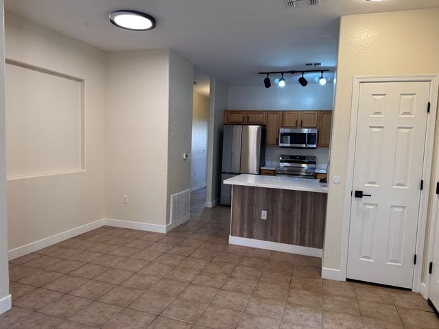 525 N  Miller Rd #128, Scottsdale, AZ 85257