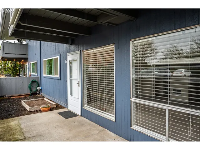 10090 SW Beaverton Hillsdale Hwy #16, Beaverton, OR 97005