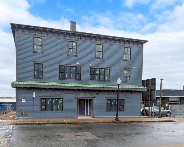 1502 Purchase St #102, New Bedford, MA 02740