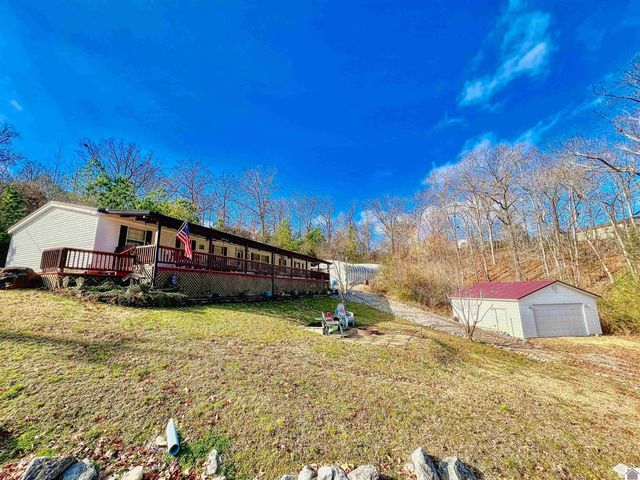 155 Lake Shore Dr, New Concord, KY 42076