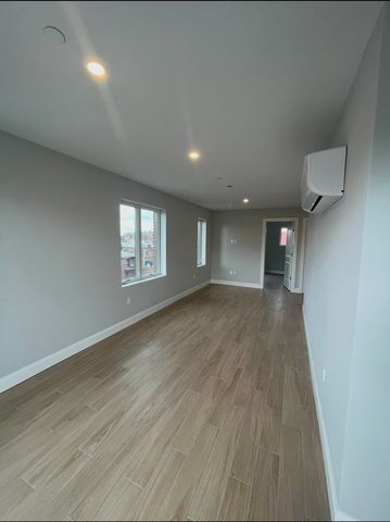149-35 Barclay Ave #4, Flushing, NY 11355