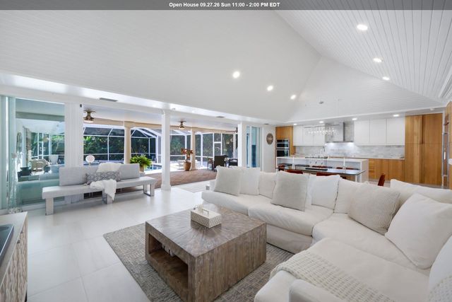 2943 Valencia Way, Fort Myers, FL 33901