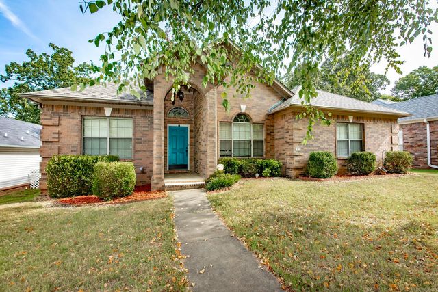 91 Rolling Oaks Dr, Maumelle, AR 72113