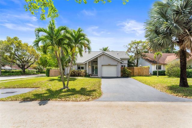 7294 NW 39th St, Coral Springs, FL 33065
