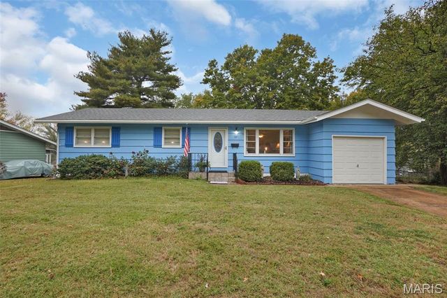 57 Forestwood Dr, Saint Louis, MO 63135