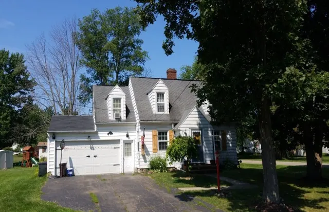 32 Glenwood Ave, Angola, NY 14006