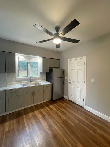 175 Barnaby St #1, Fall River, MA 02720