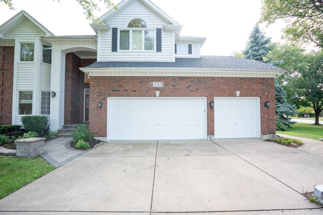 2211 Skylane Dr, Naperville, IL 60564