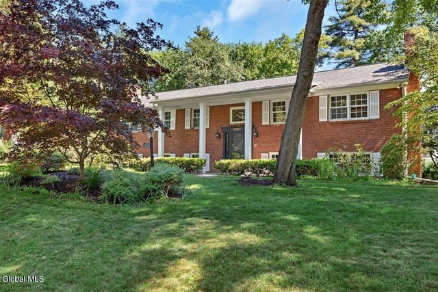 2307 Pine Ridge Road, Niskayuna, NY 12309