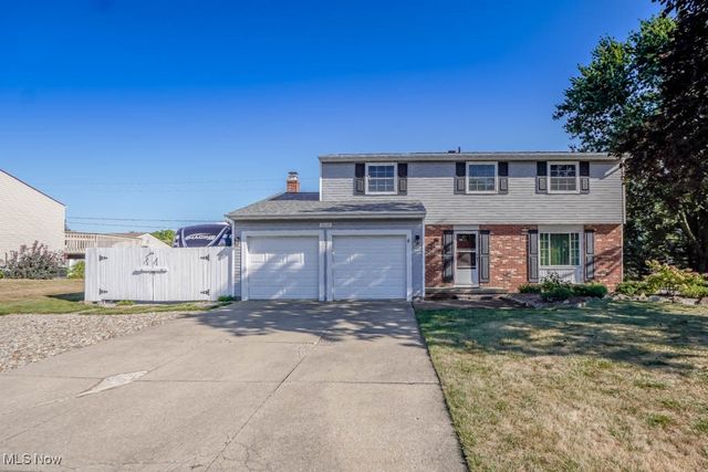 1659 King Dr, Uniontown, OH 44685