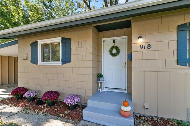 918 N  Pine St, Sun Prairie, WI 53590