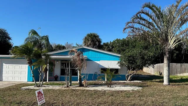 1575 NE Hilltop St, Jensen Beach, FL 34957