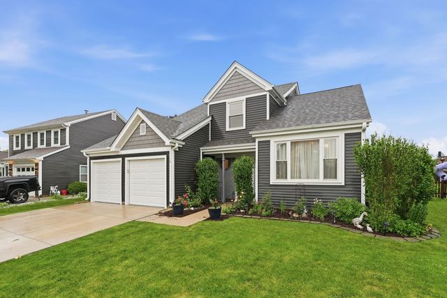 10 Washington Ct, Streamwood, IL 60107