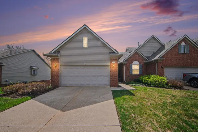 2672 Ambassador Dr, Ypsilanti, MI 48198