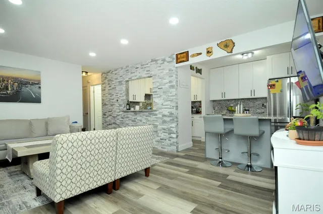 2535 Senator Ct #I, Saint Louis, MO 63125