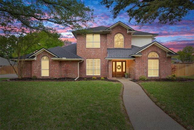 10009 Willow Bend Dr, Woodway, TX 76712