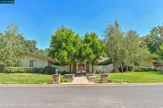 1107 Whispering Pines Rd, Clayton, CA 94517