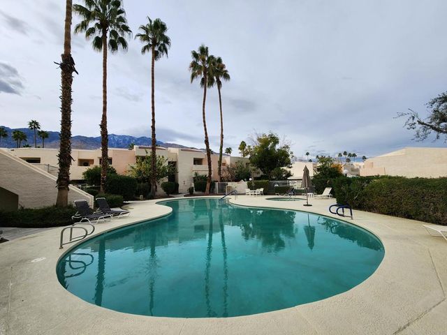 2056 Normandy Ct, Palm Springs, CA 92264
