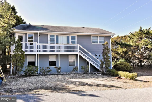 10 N  2nd St, Bethany Beach, DE 19930