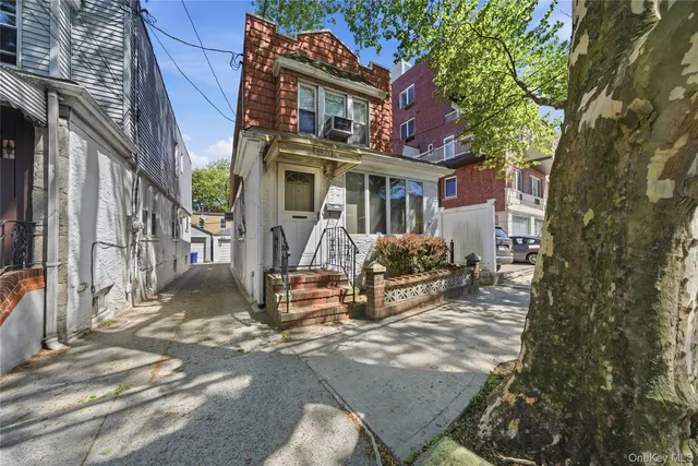66-71 70th Street, Flushing, NY 11379