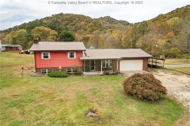 57 Chambers Dr, Danville, WV 25053