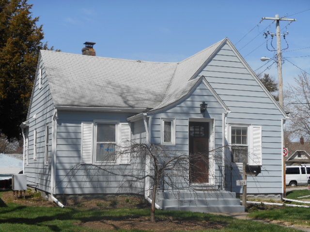 1324 W  Pleasant St, Davenport, IA 52804