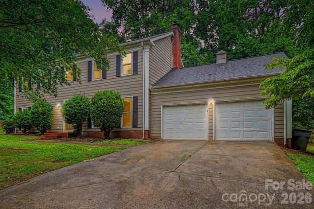 7111 Amarillo Dr, Charlotte, NC 28262
