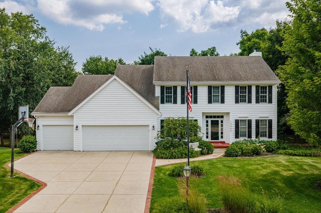 14445 W Meadowshire DRIVE, New Berlin, WI 53151