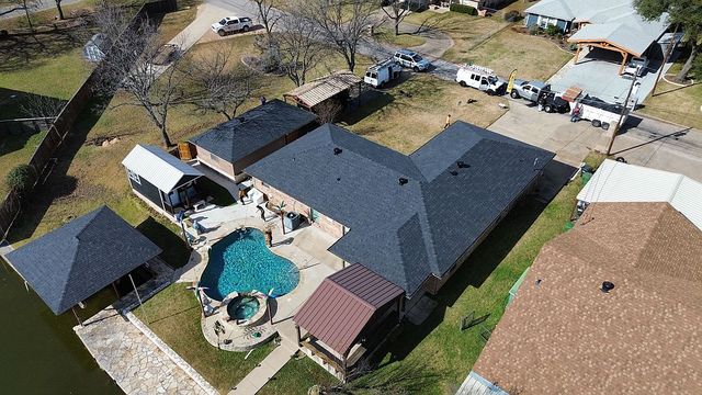 3702 Lake Vista Ct, Granbury, TX 76049