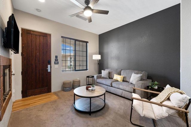 50660 Santa Rosa Plz #5, La Quinta, CA 92253
