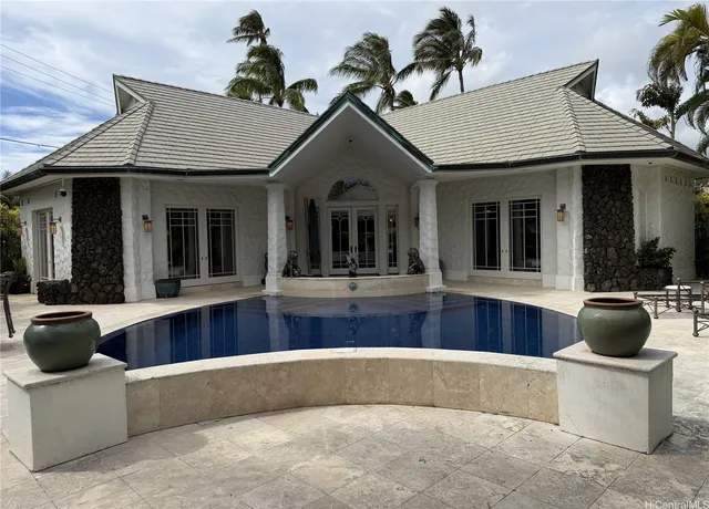 4700 Kahala Ave, Honolulu, HI 96816