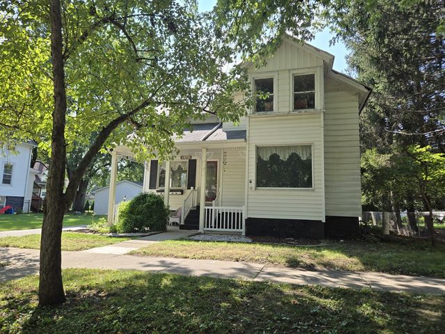 317 N  Maple St, Momence, IL 60954