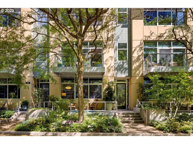 835 S  Pennoyer St #Townhouse F, Portland, OR 97239
