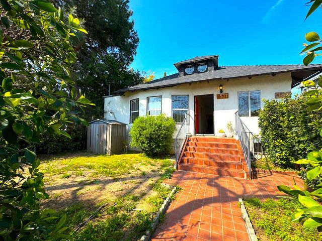 4537 Russell Ave, Los Angeles, CA 90027