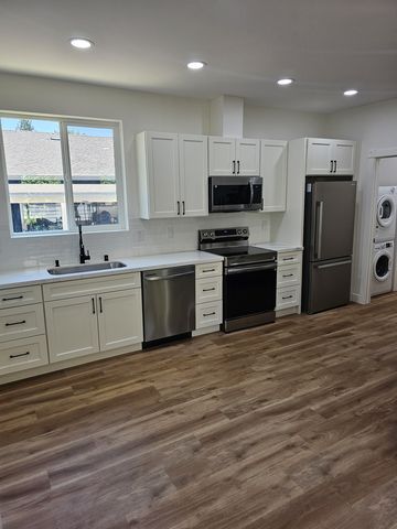 101 Randall Ave #B, Vacaville, CA 95687