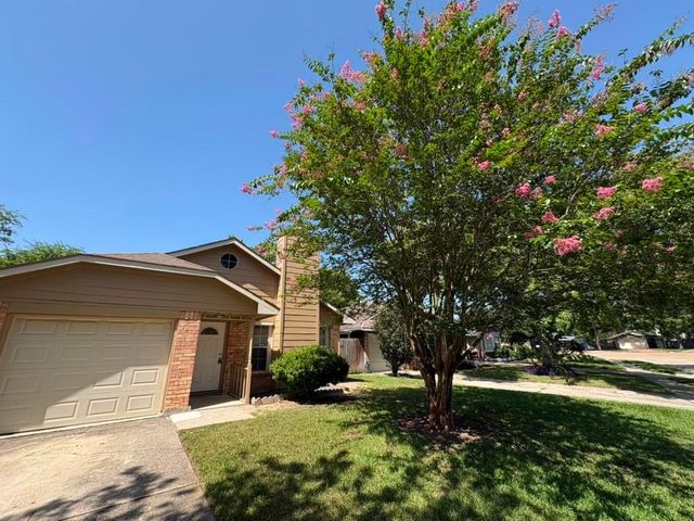 9210 Crescent Moon Dr, Houston, TX 77064