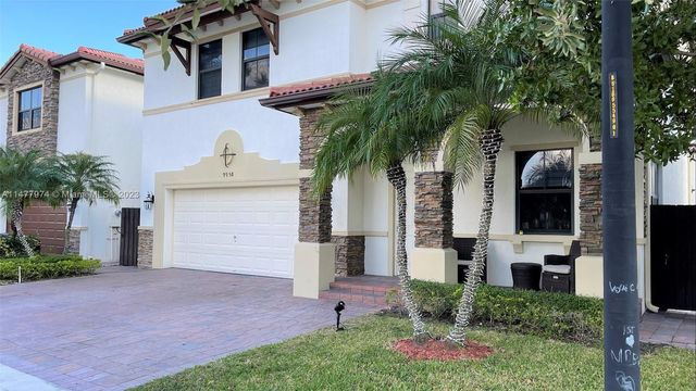 9958 NW 87th Ter, Doral, FL 33178