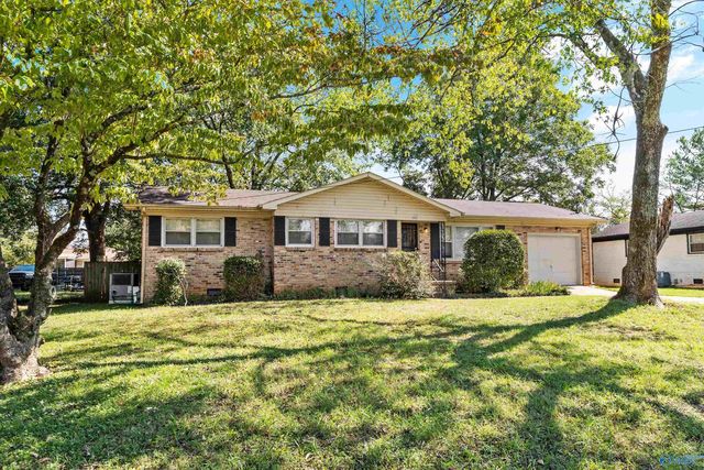 2015 Club View Dr NW, Huntsville, AL 35810