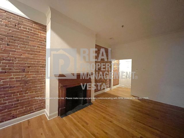 587 Cherry St #4, Macon, GA 31201