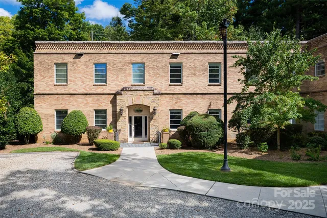 6 Village Ln #B100, Asheville, NC 28803