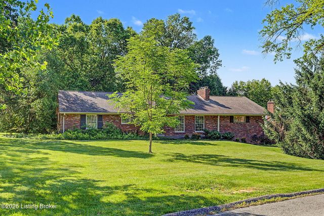 7 Pin Oak Ln, Windy Hills, KY 40207