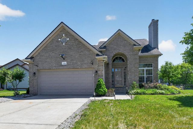 5324 Sequoia Ct, Grand Blanc, MI 48439