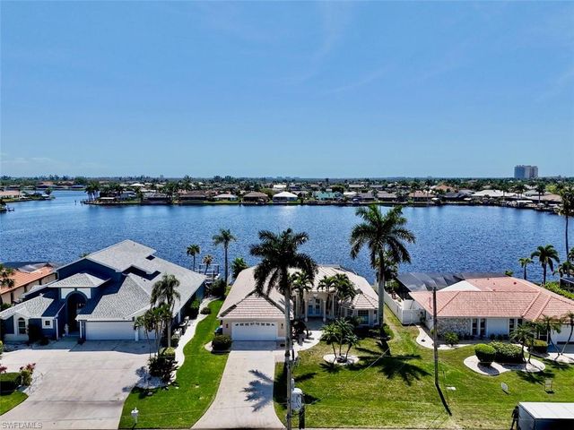 702 SW 52nd St, Cape Coral, FL 33914