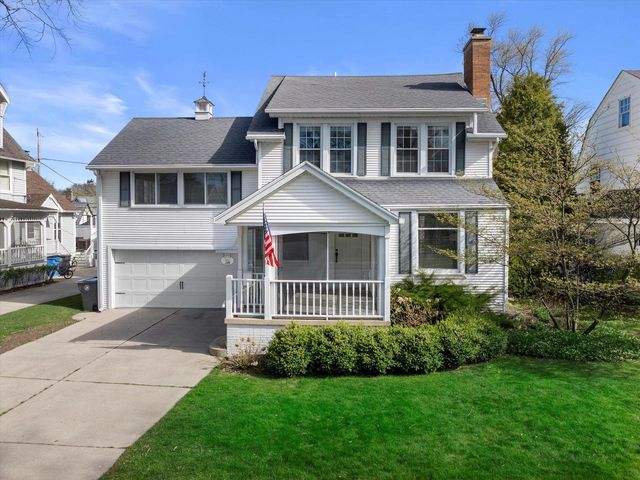 726 East Day AVENUE, Whitefish Bay, WI 53217