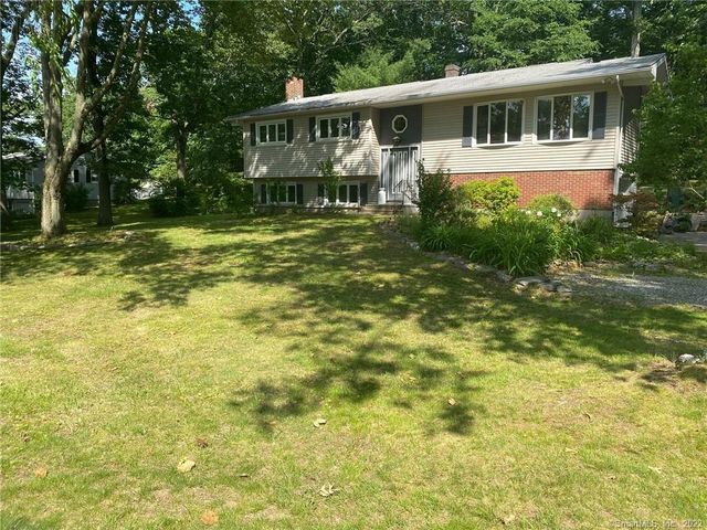 36 Clearview Dr, Norwich, CT 06360