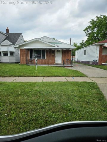 17723 Oakdale St, Roseville, MI 48066