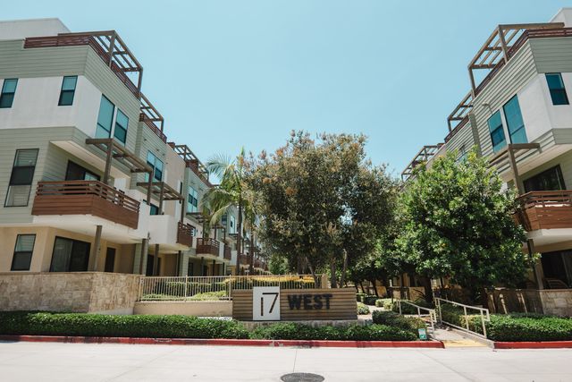 688 Malibu, Costa Mesa, CA 92627