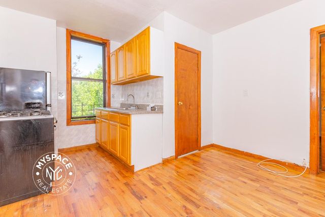 77 Division Ave #25, Brooklyn, NY 11249