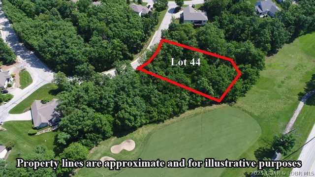 44 Snead Cir, Lake Ozark, MO 65049
